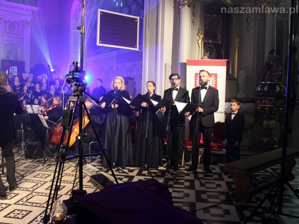 Gorzkie Żale w Mławie. Niezwykłe widowisko [FILM I ZDJĘCIA]