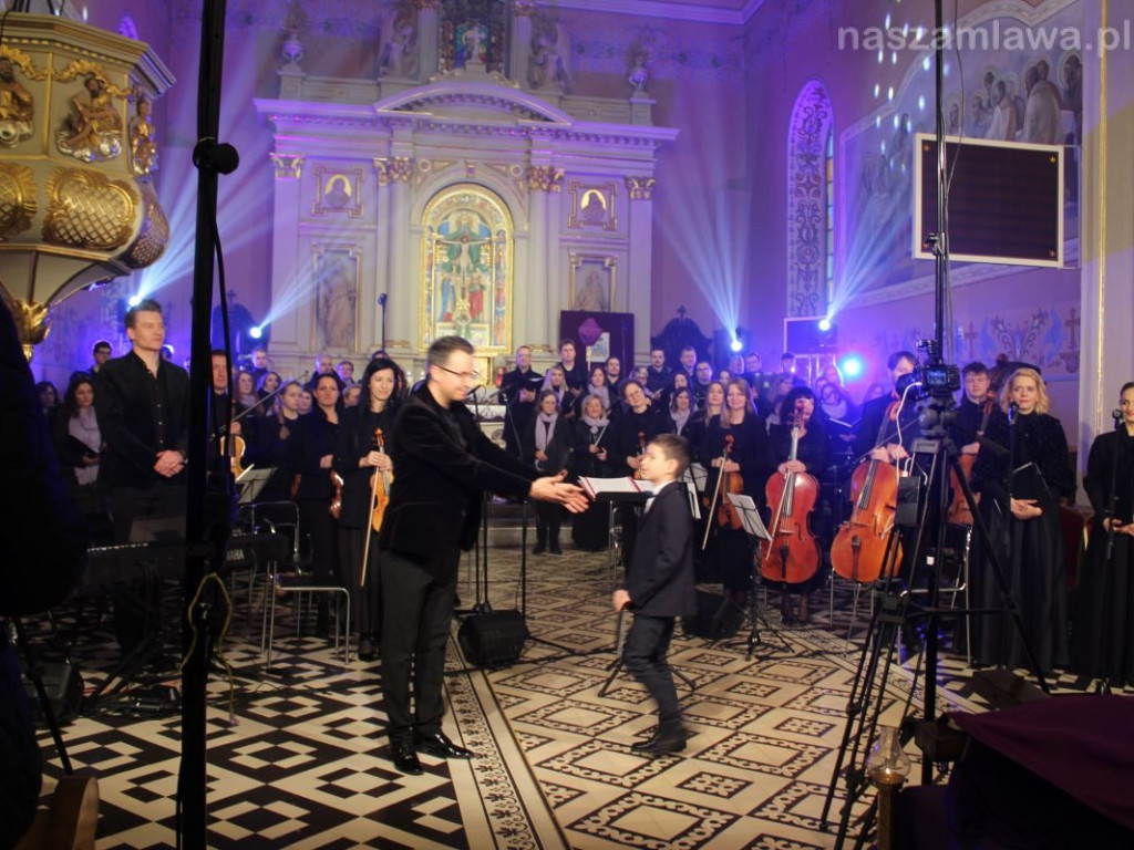 Gorzkie Żale w Mławie. Niezwykłe widowisko [FILM I ZDJĘCIA]