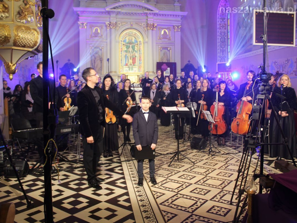 Gorzkie Żale w Mławie. Niezwykłe widowisko [FILM I ZDJĘCIA]