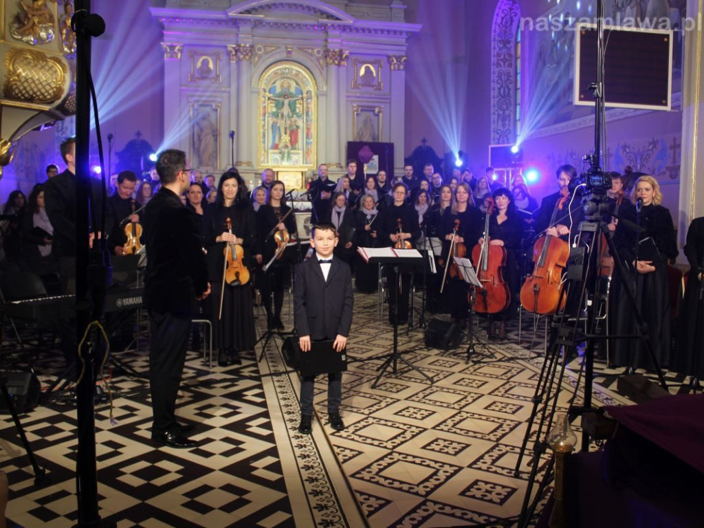 Gorzkie Żale w Mławie. Niezwykłe widowisko [FILM I ZDJĘCIA]