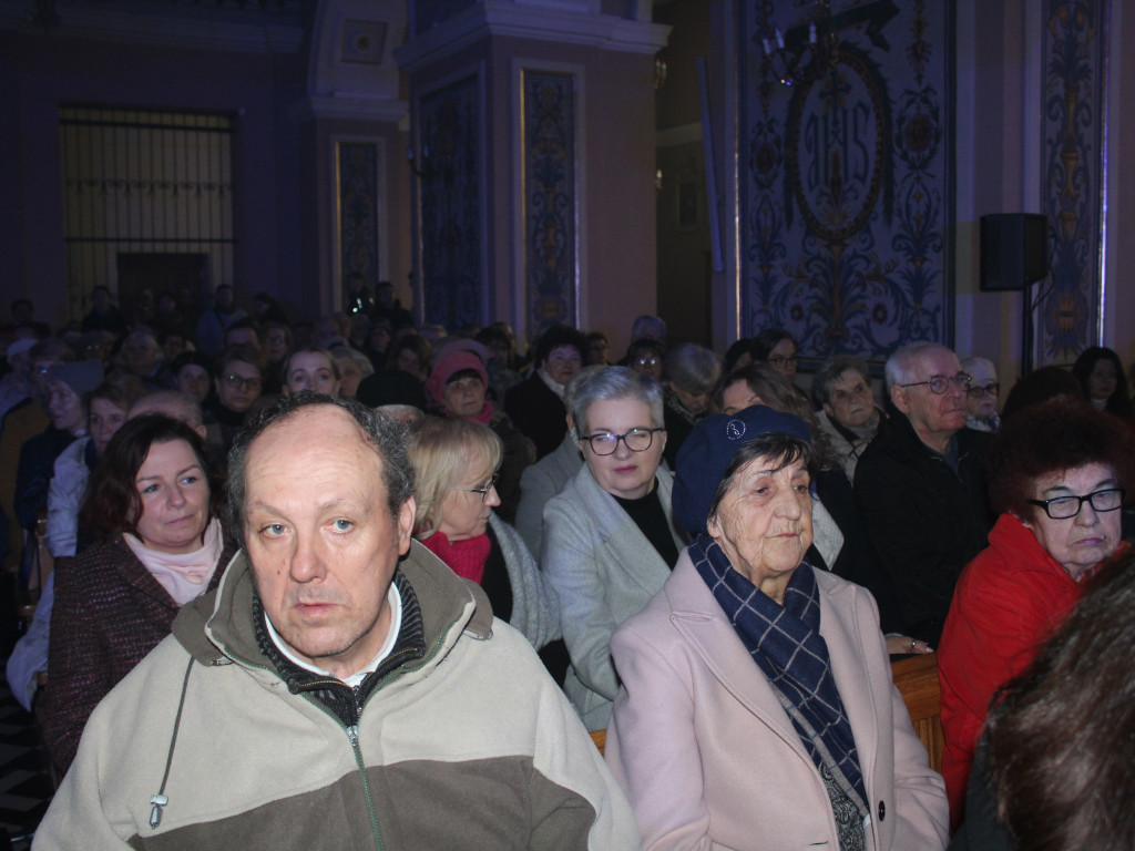Gorzkie Żale w Mławie. Niezwykłe widowisko [FILM I ZDJĘCIA]
