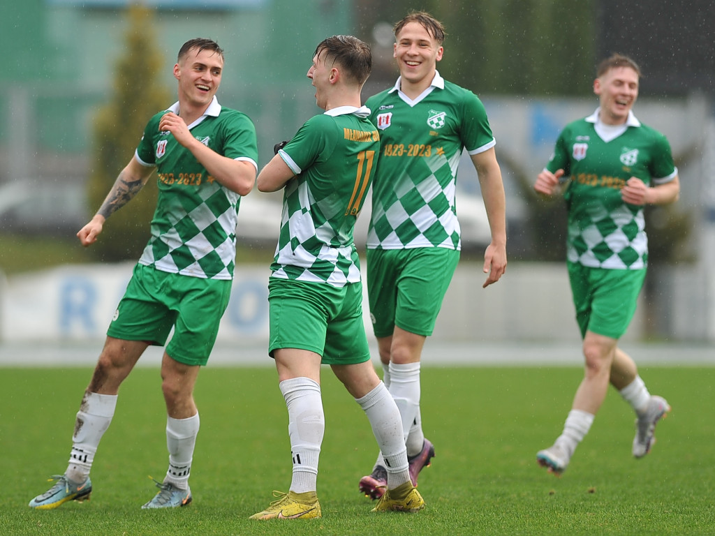 Lider w Mławie. Michał z hat-trickiem