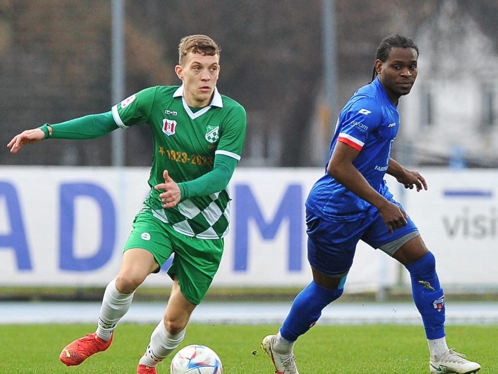 Lider w Mławie. Michał z hat-trickiem