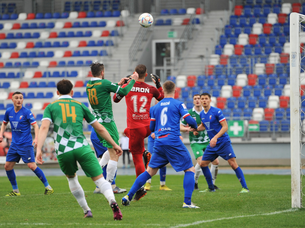 Lider w Mławie. Michał z hat-trickiem