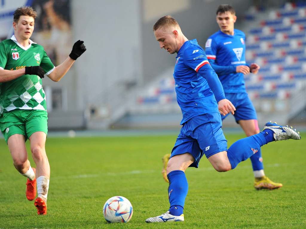 Lider w Mławie. Michał z hat-trickiem