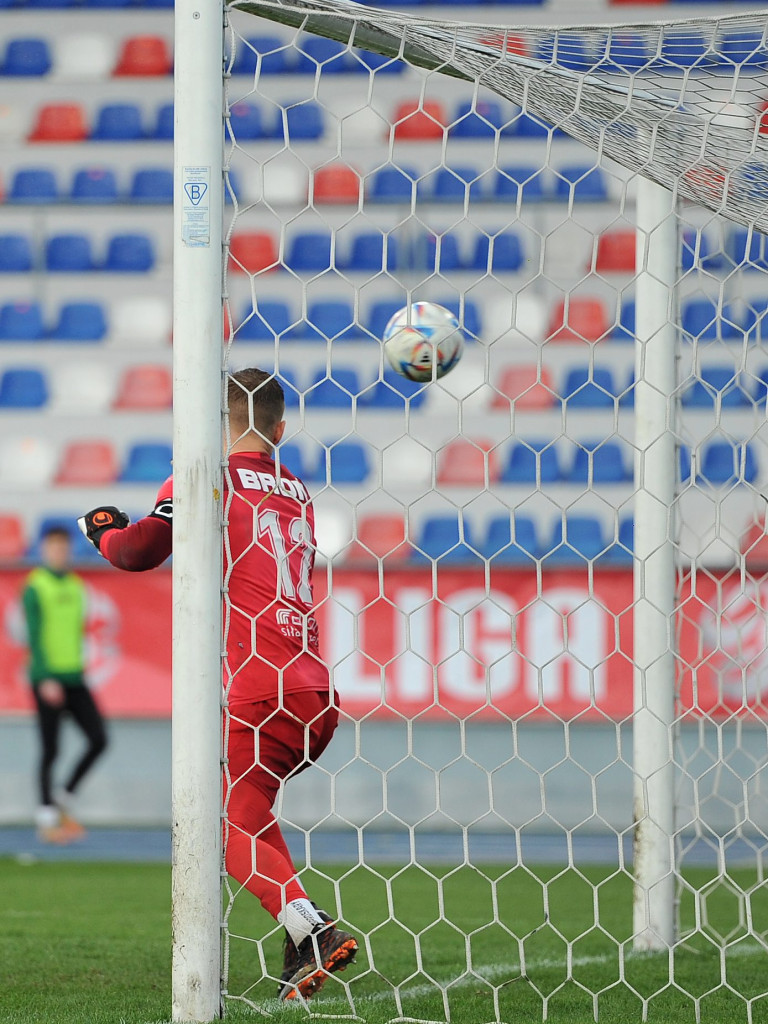 Lider w Mławie. Michał z hat-trickiem