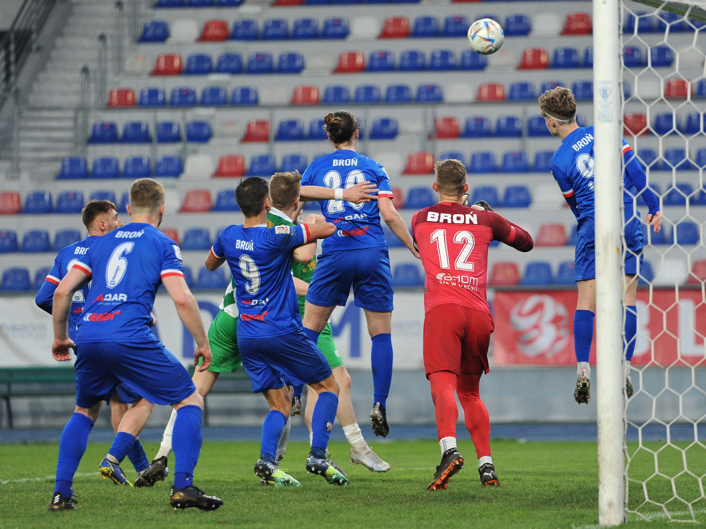 Lider w Mławie. Michał z hat-trickiem