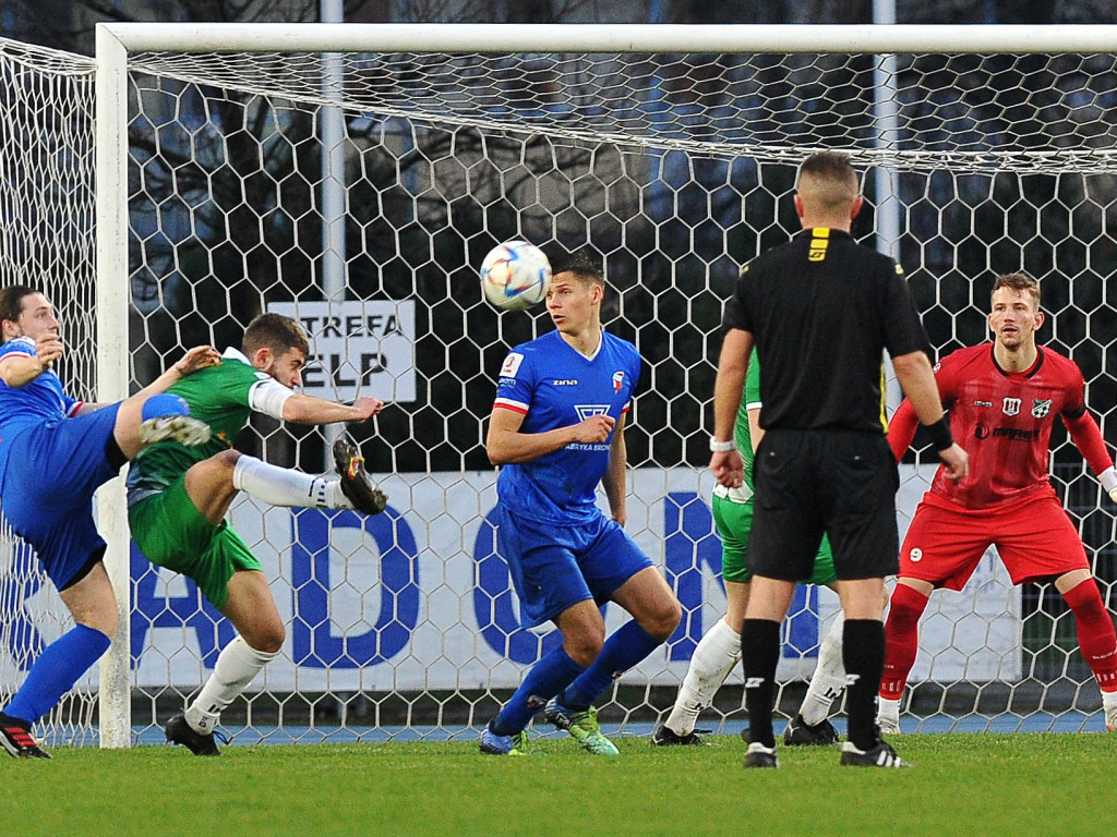 Lider w Mławie. Michał z hat-trickiem