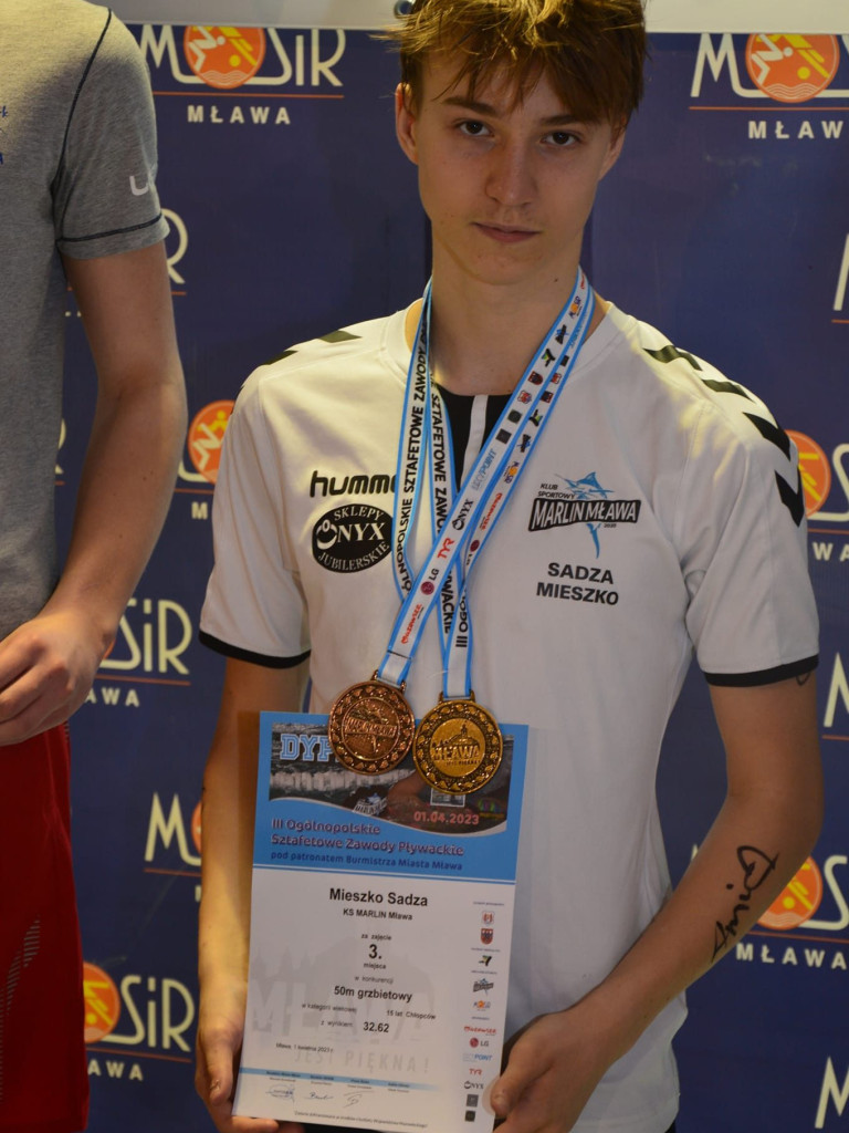 Gospodarze nie zawiedli. Sztafetowe pływanie w Mławie