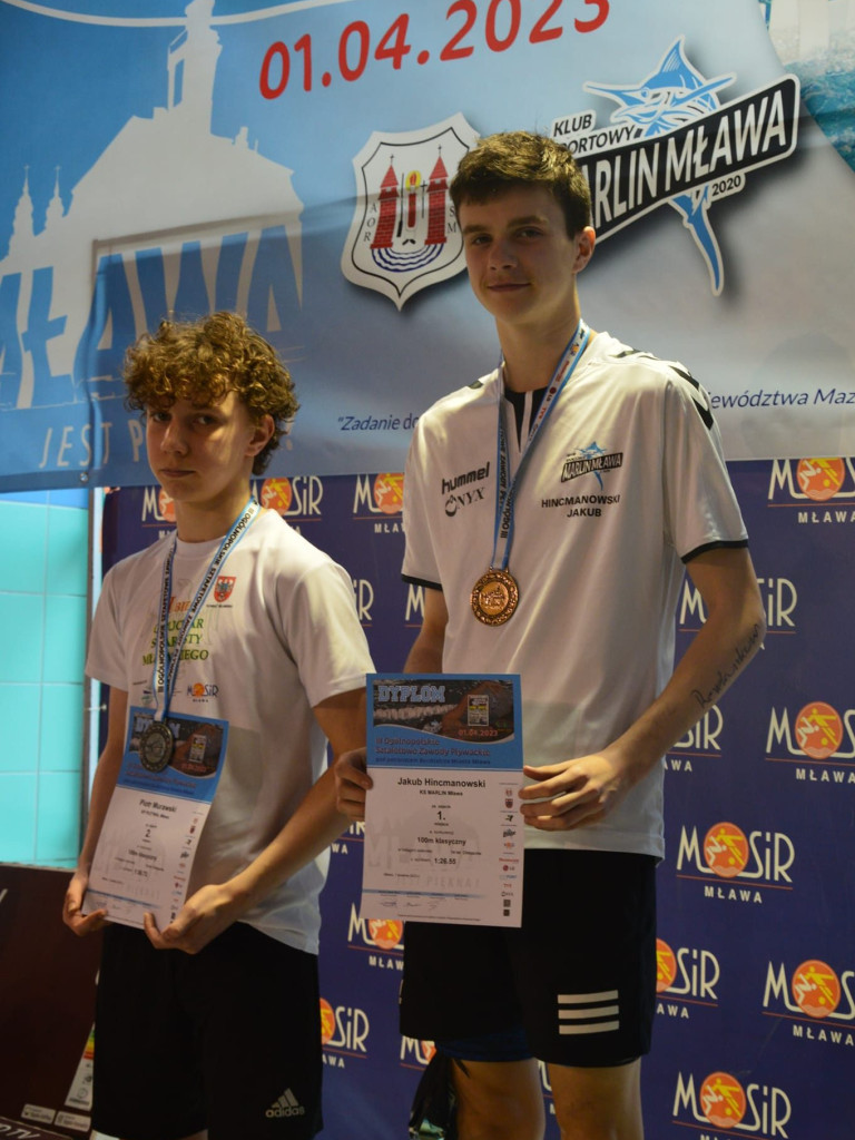 Gospodarze nie zawiedli. Sztafetowe pływanie w Mławie