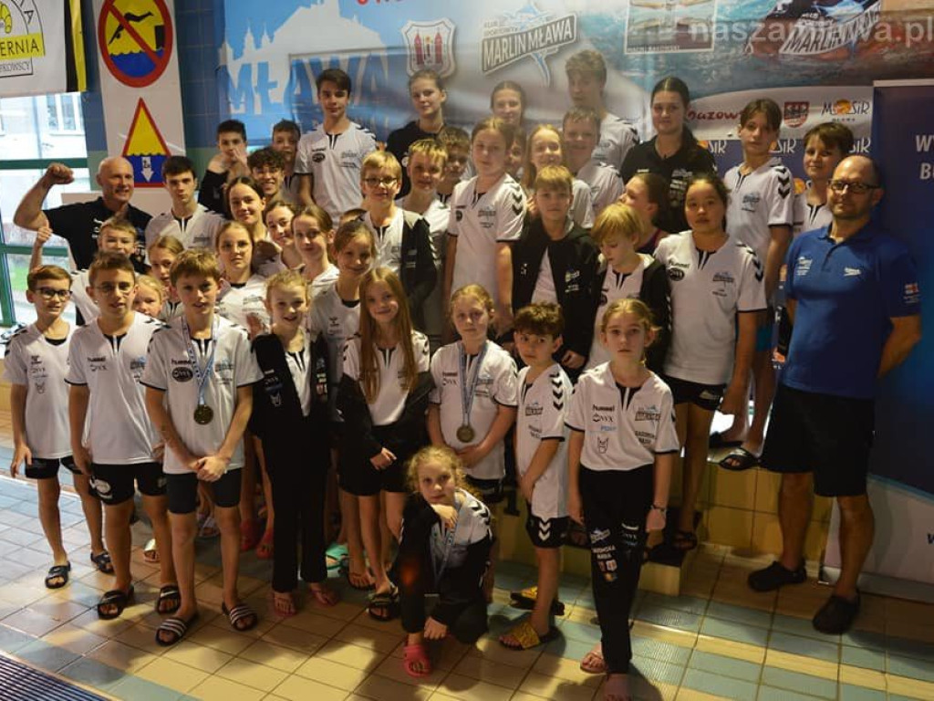 Gospodarze nie zawiedli. Sztafetowe pływanie w Mławie