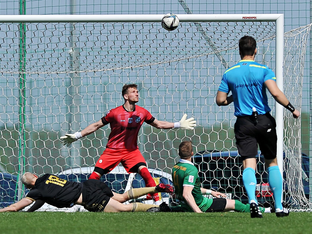 Miłe złego początki. Legioniści za mocni