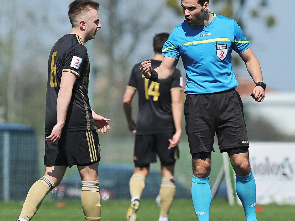 Miłe złego początki. Legioniści za mocni