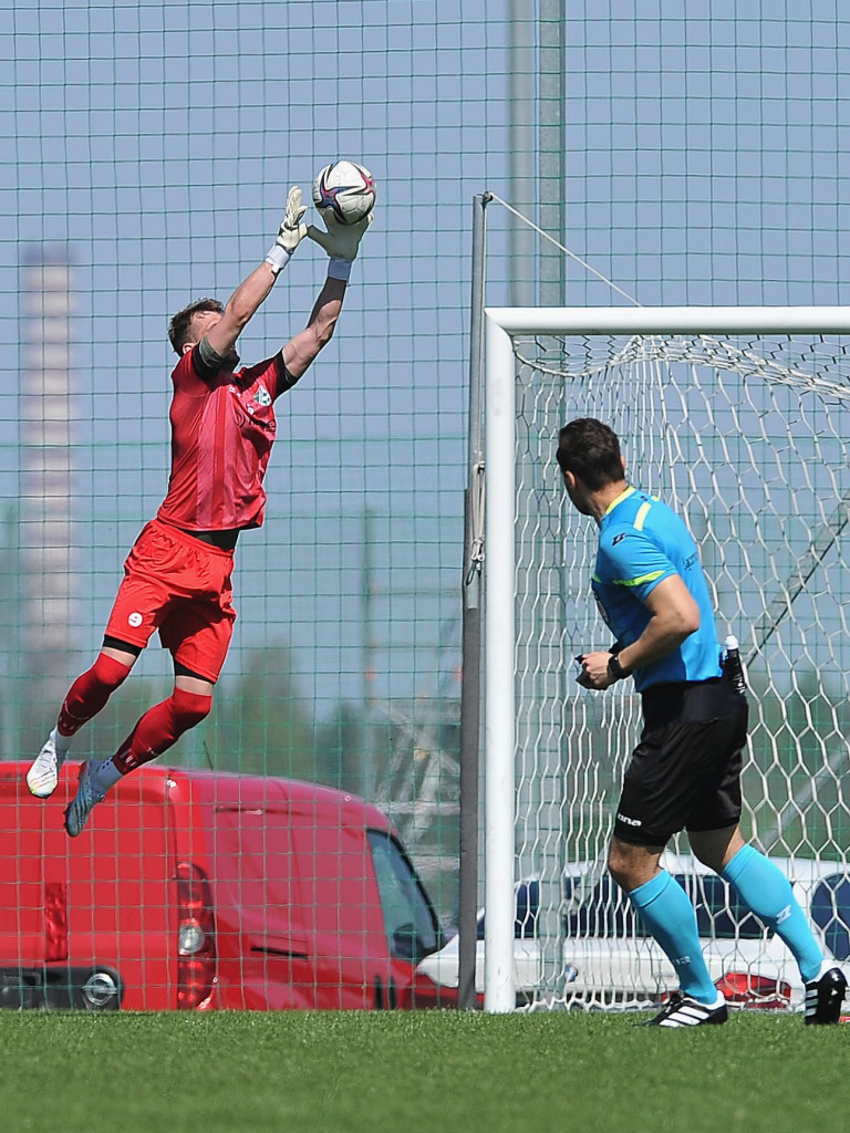 Miłe złego początki. Legioniści za mocni