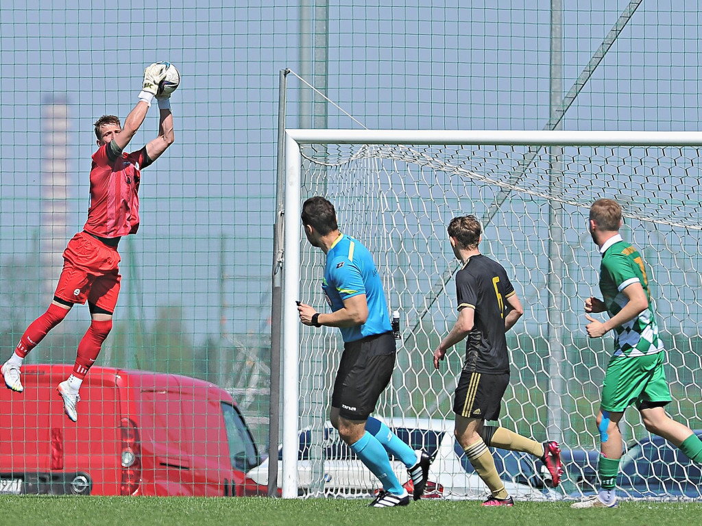 Miłe złego początki. Legioniści za mocni