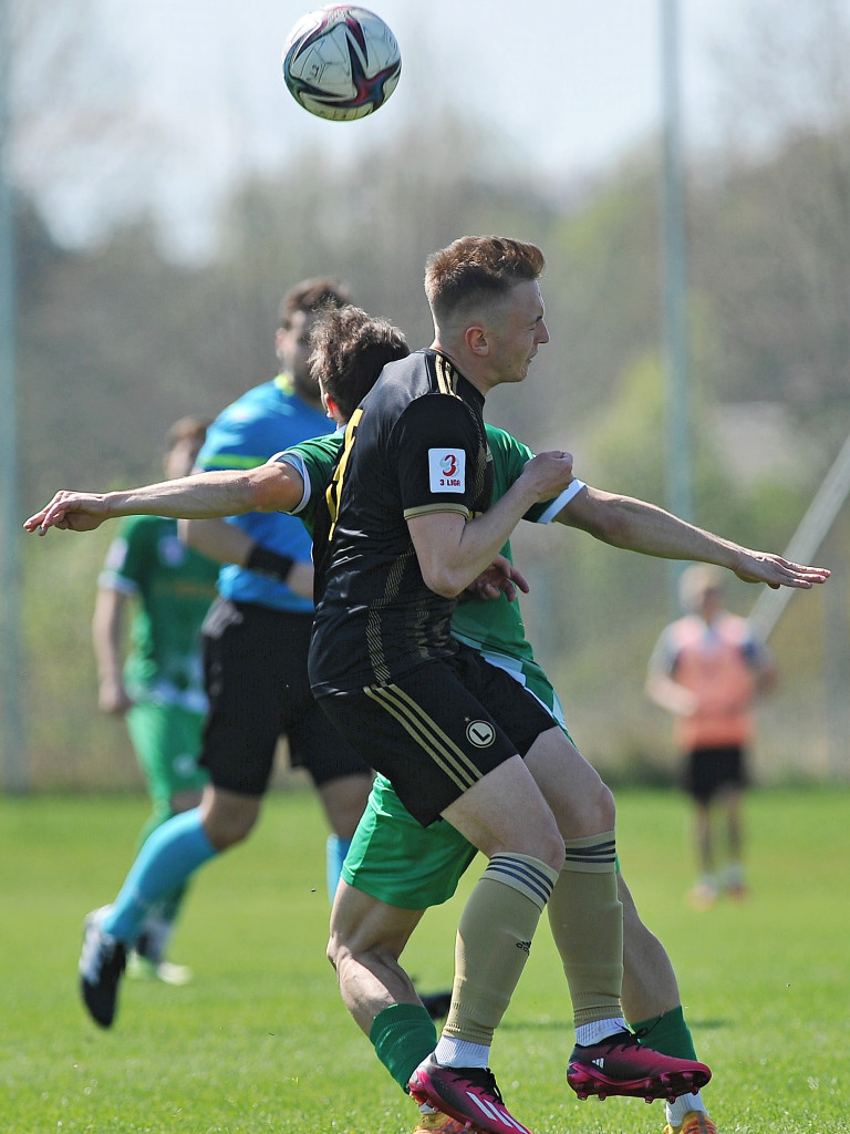 Miłe złego początki. Legioniści za mocni