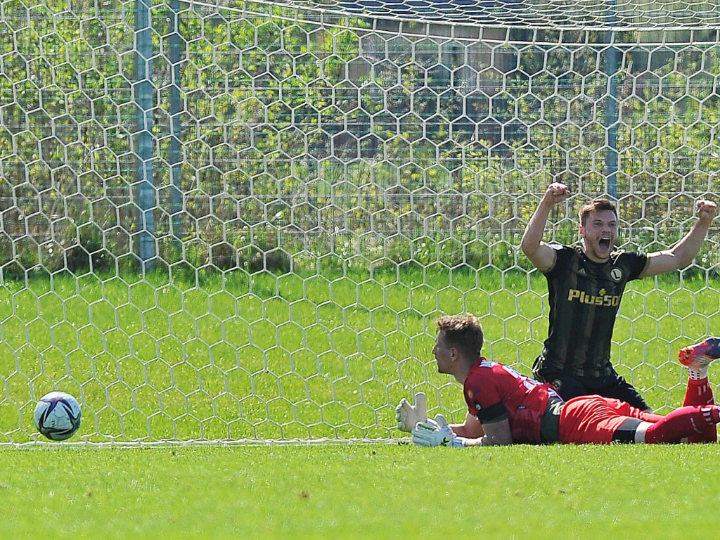 Miłe złego początki. Legioniści za mocni