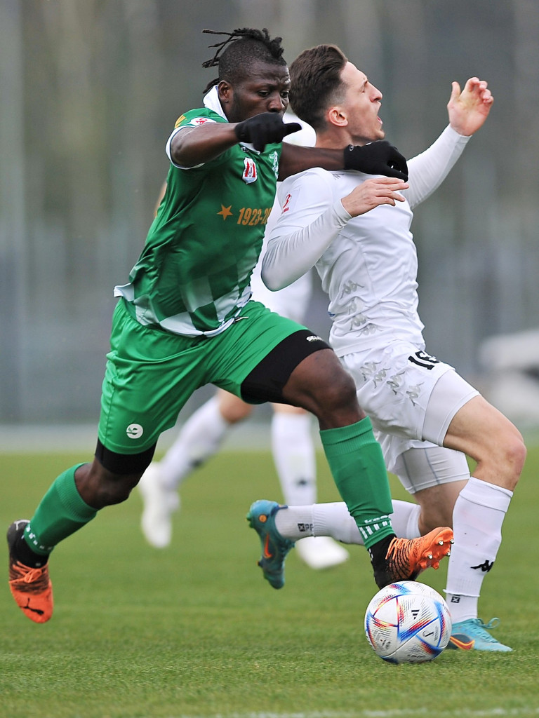 Warta skuteczniejsza. Tylko punkt w dwumeczu