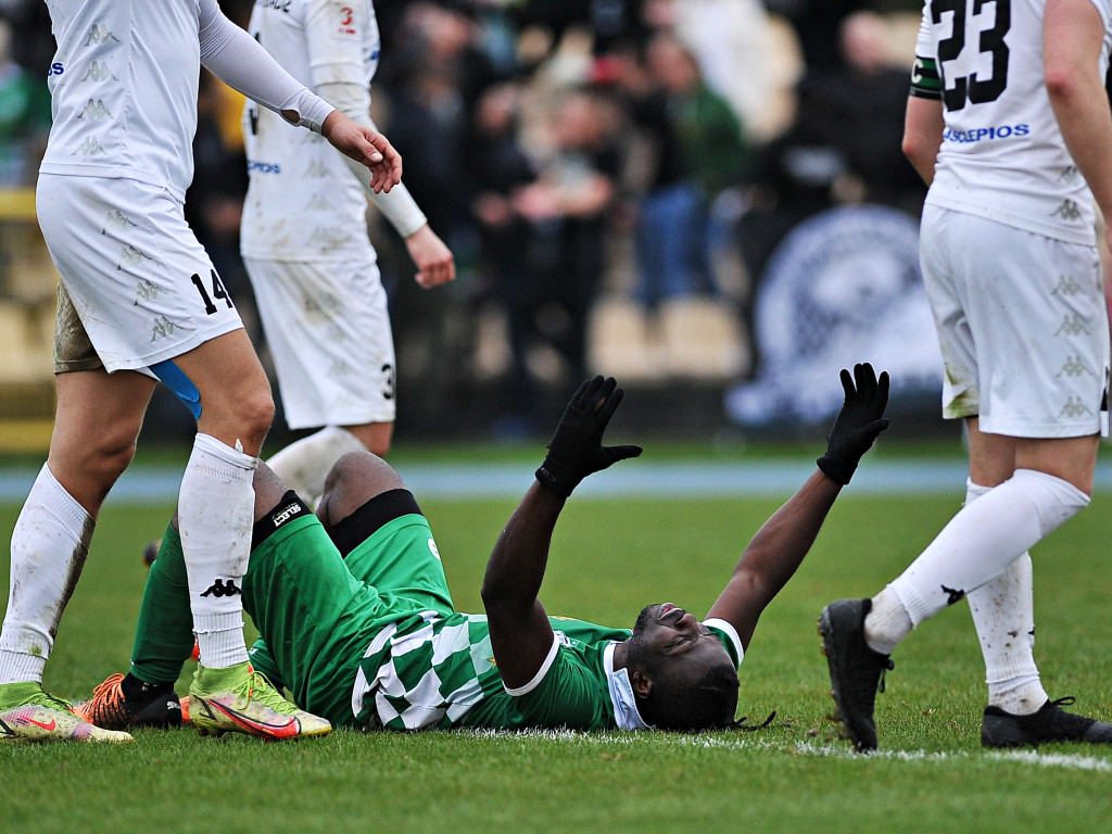 Warta skuteczniejsza. Tylko punkt w dwumeczu