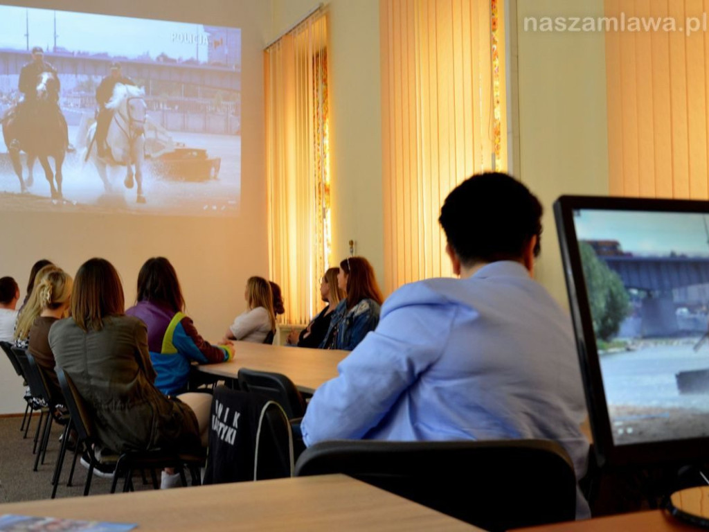 100 uczniów i studentów na komendzie