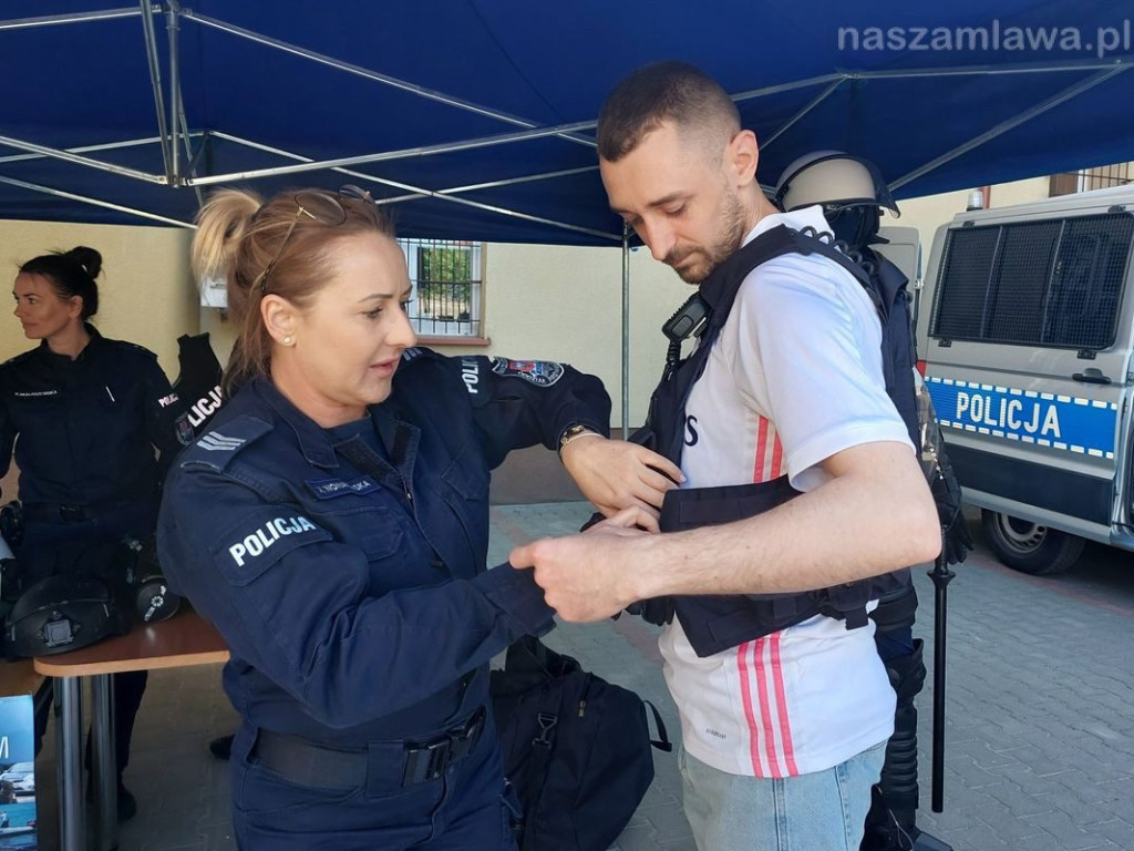 100 uczniów i studentów na komendzie