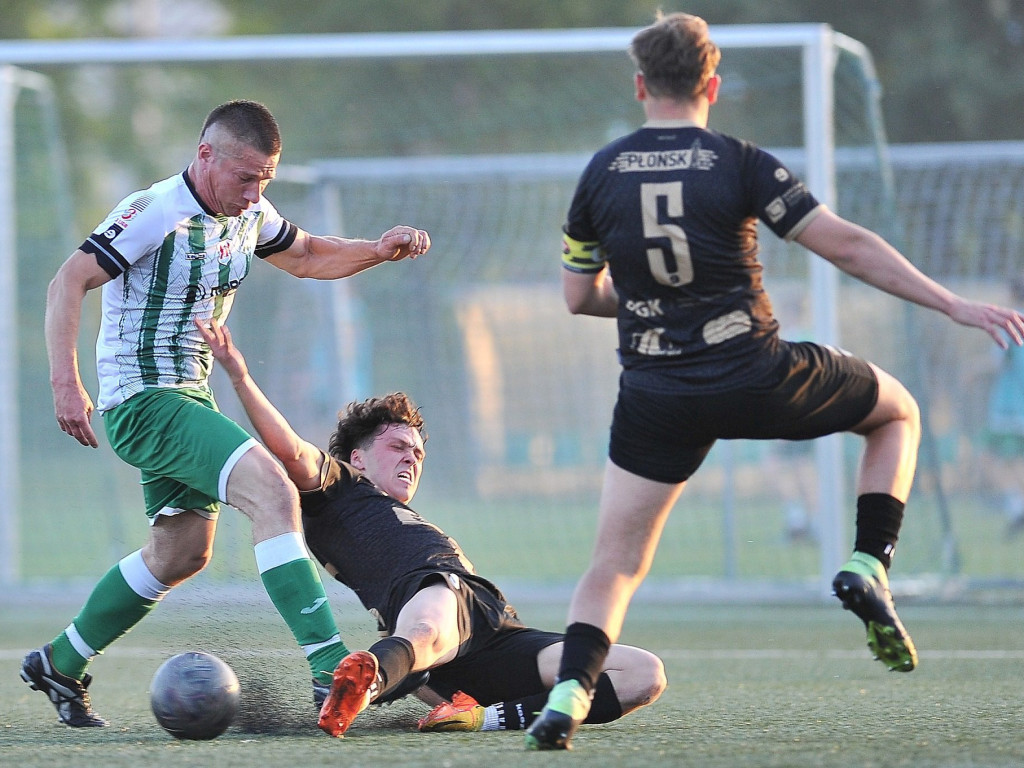 Rezerwy Mławianki w A-klasie. Walkower i remis