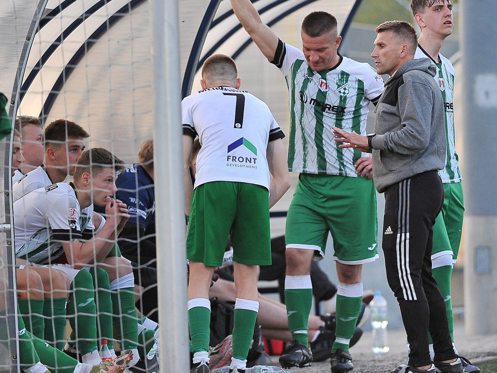 Rezerwy Mławianki w A-klasie. Walkower i remis