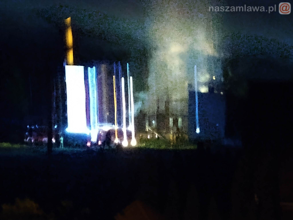 Fala pożarów. Płonęły budynki w Mławie [FILMY I ZDJĘCIA]