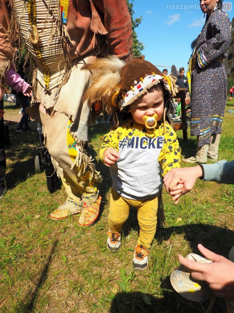 Dzień Dziecka na osiedlu. Płukanie złota i strzelanie z łuku
