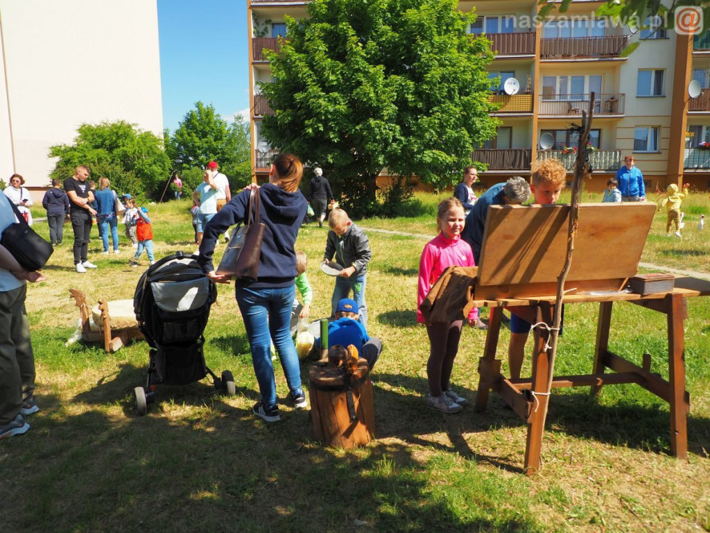 Dzień Dziecka na osiedlu. Płukanie złota i strzelanie z łuku