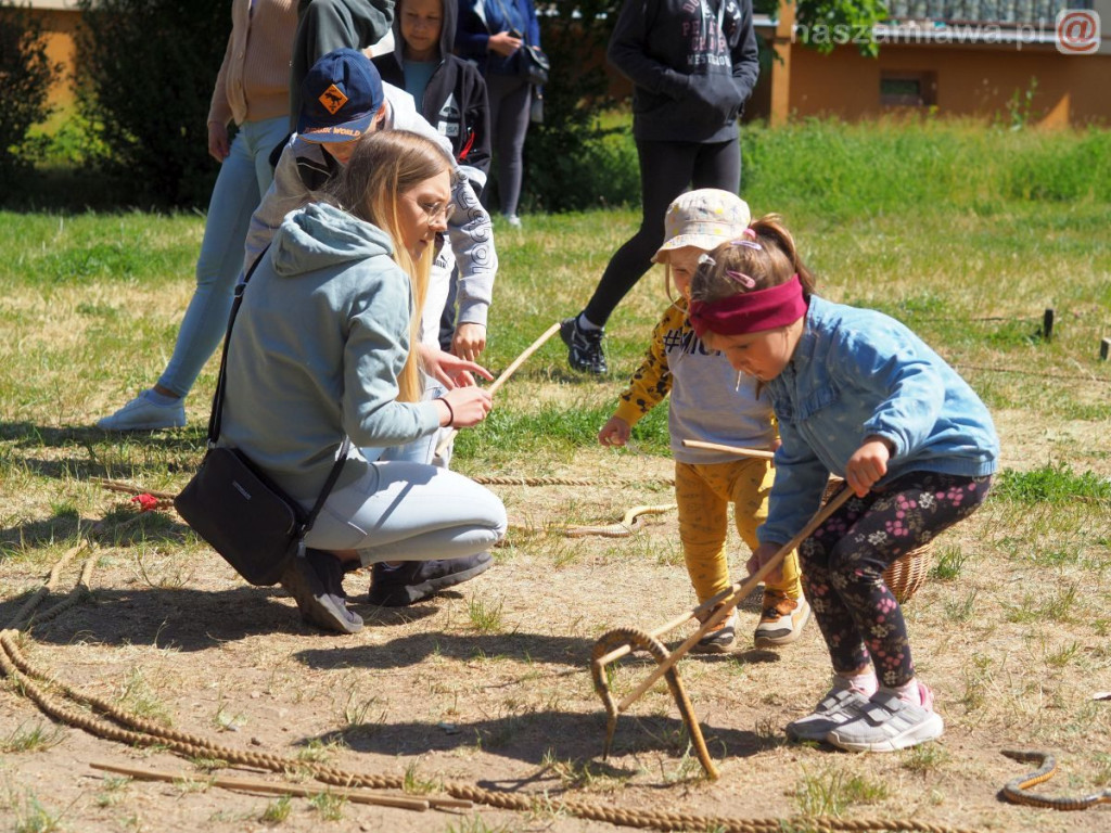 Dzień Dziecka na osiedlu. Płukanie złota i strzelanie z łuku