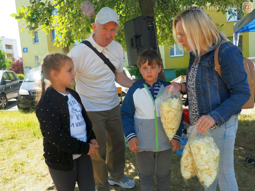 Dzień Dziecka na osiedlu. Płukanie złota i strzelanie z łuku