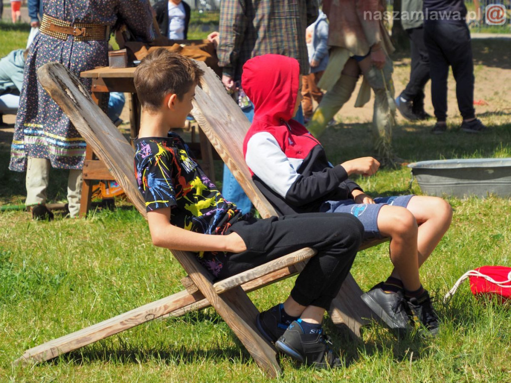 Dzień Dziecka na osiedlu. Płukanie złota i strzelanie z łuku