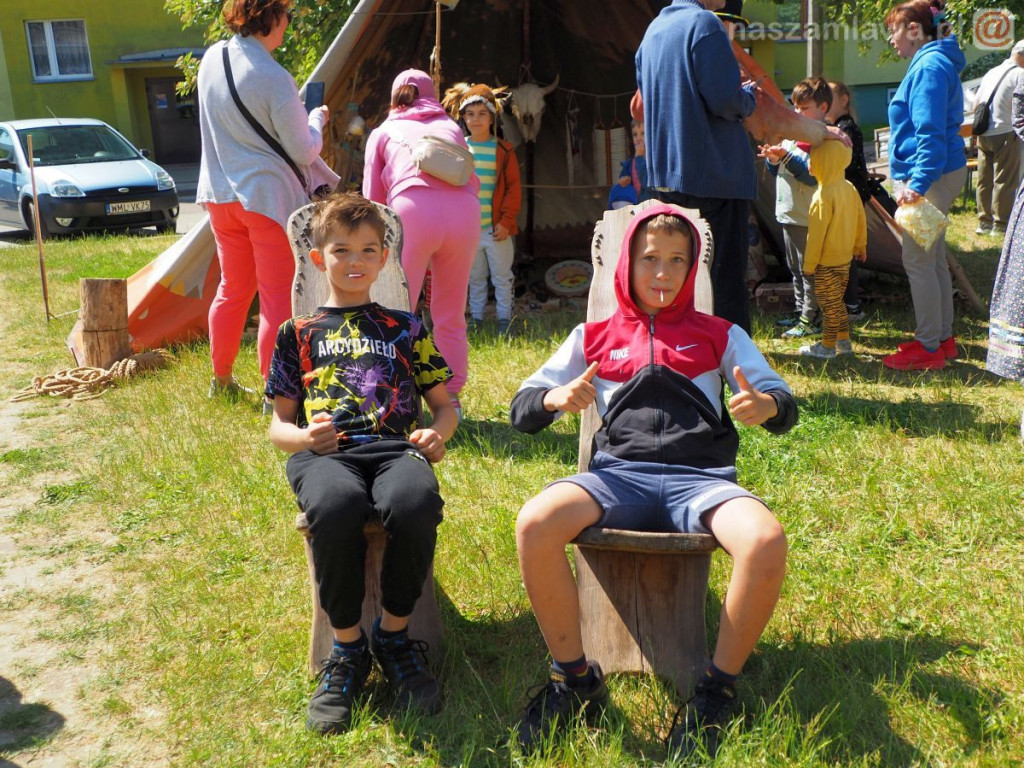 Dzień Dziecka na osiedlu. Płukanie złota i strzelanie z łuku