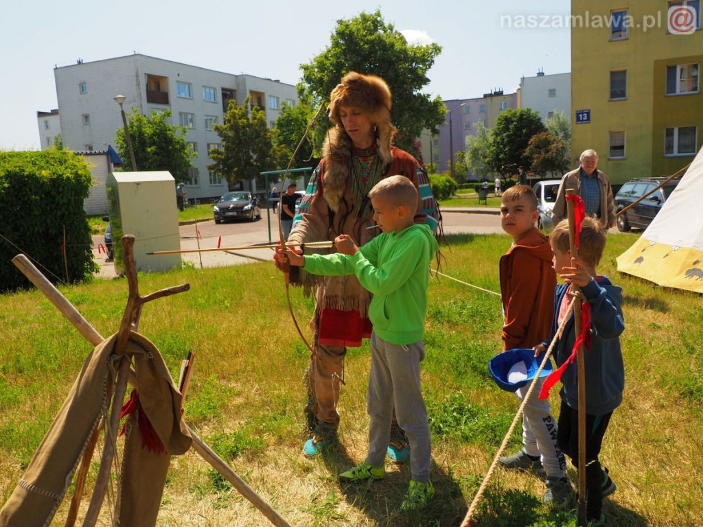 Dzień Dziecka na osiedlu. Płukanie złota i strzelanie z łuku