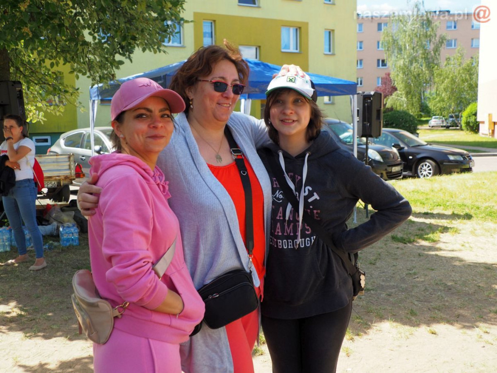 Dzień Dziecka na osiedlu. Płukanie złota i strzelanie z łuku