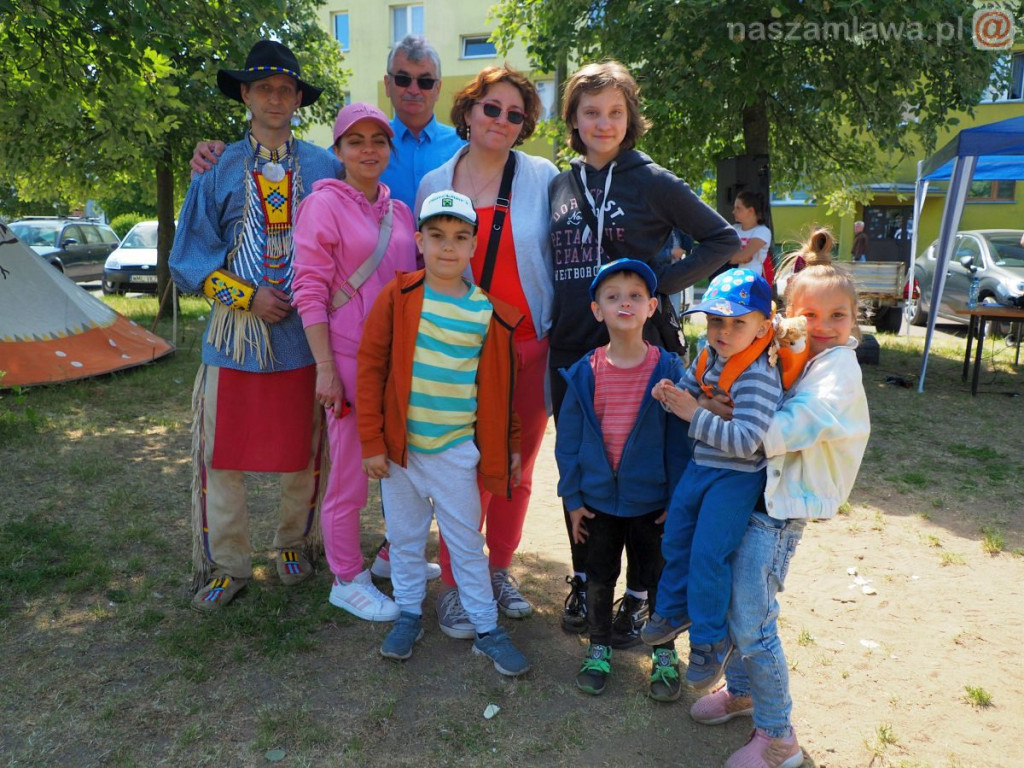 Dzień Dziecka na osiedlu. Płukanie złota i strzelanie z łuku