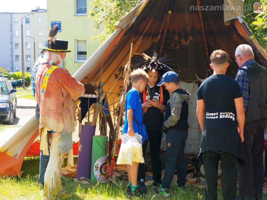 Dzień Dziecka na osiedlu. Płukanie złota i strzelanie z łuku