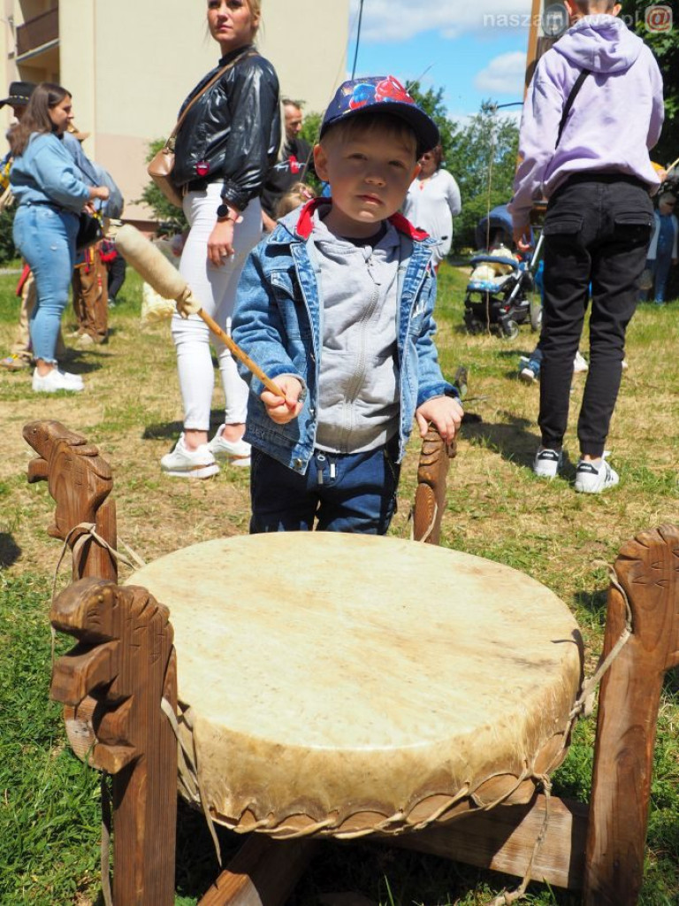 Dzień Dziecka na osiedlu. Płukanie złota i strzelanie z łuku