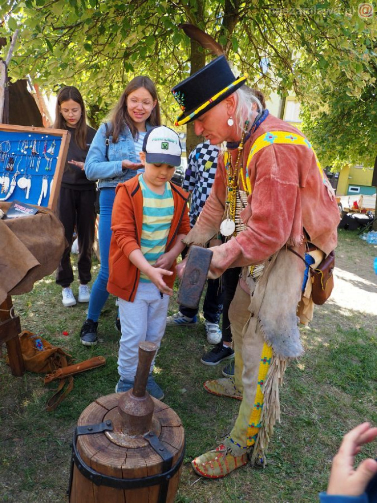 Dzień Dziecka na osiedlu. Płukanie złota i strzelanie z łuku
