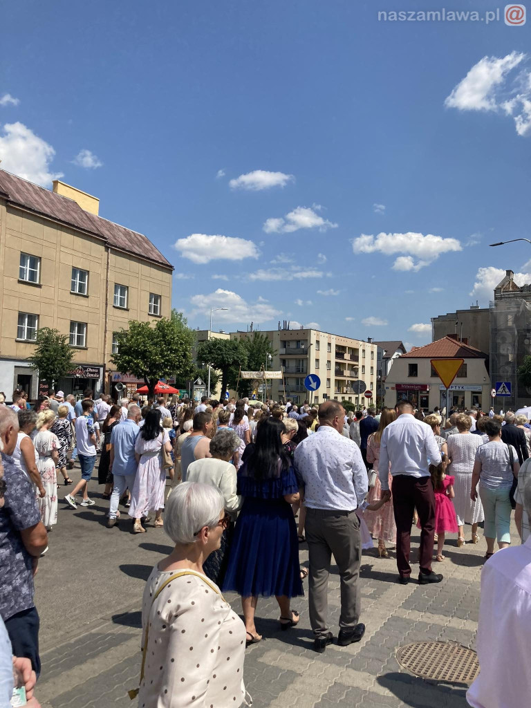 Procesje Bożego Ciała przeszły ulicami [ZDJĘCIA i Filmy]