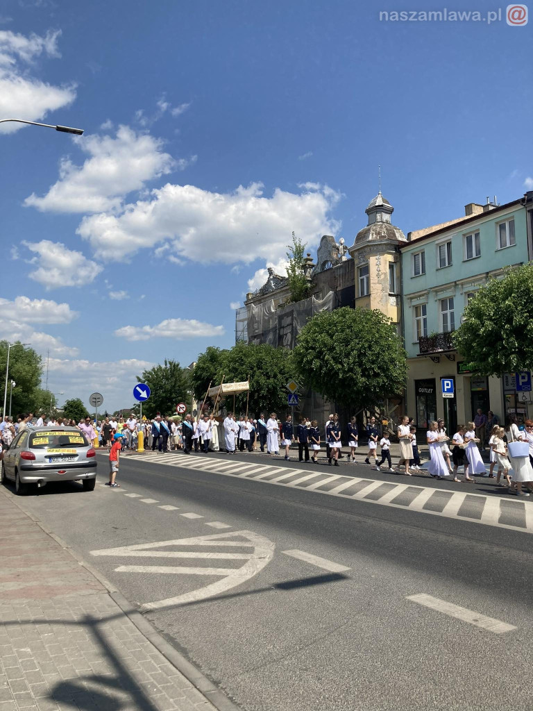 Procesje Bożego Ciała przeszły ulicami [ZDJĘCIA i Filmy]