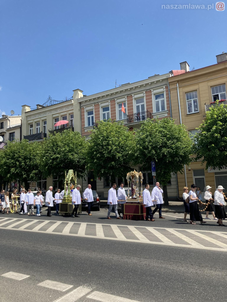 Procesje Bożego Ciała przeszły ulicami [ZDJĘCIA i Filmy]