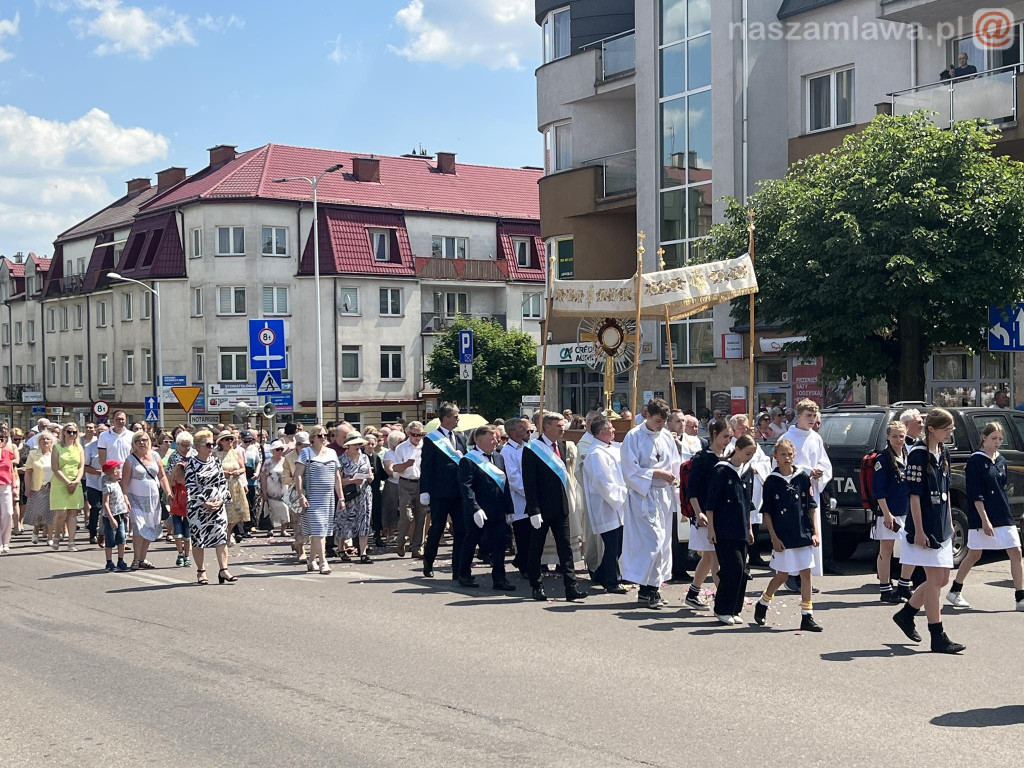Procesje Bożego Ciała przeszły ulicami [ZDJĘCIA i Filmy]