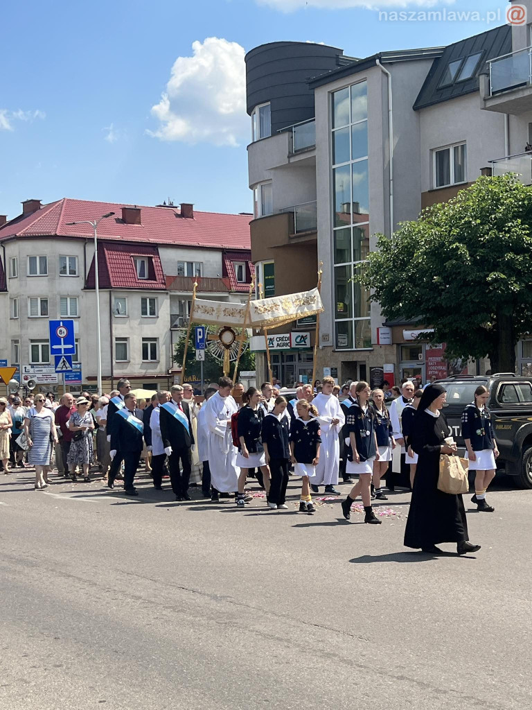 Procesje Bożego Ciała przeszły ulicami [ZDJĘCIA i Filmy]