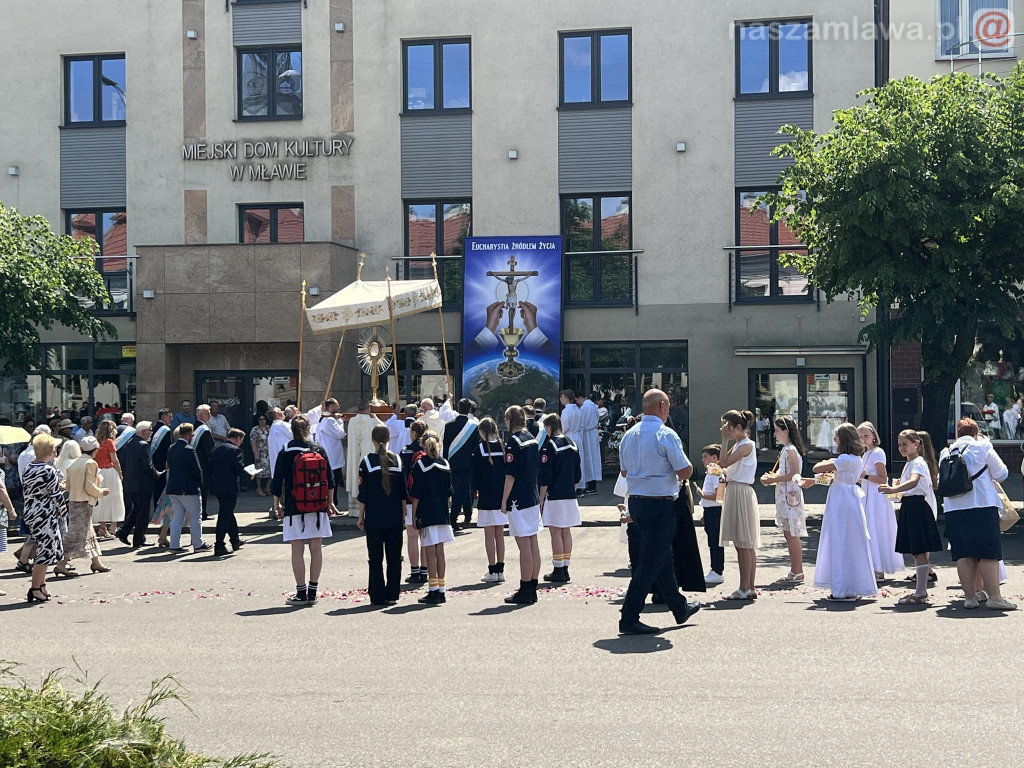Procesje Bożego Ciała przeszły ulicami [ZDJĘCIA i Filmy]
