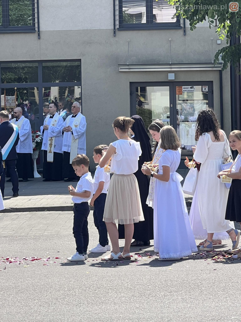 Procesje Bożego Ciała przeszły ulicami [ZDJĘCIA i Filmy]