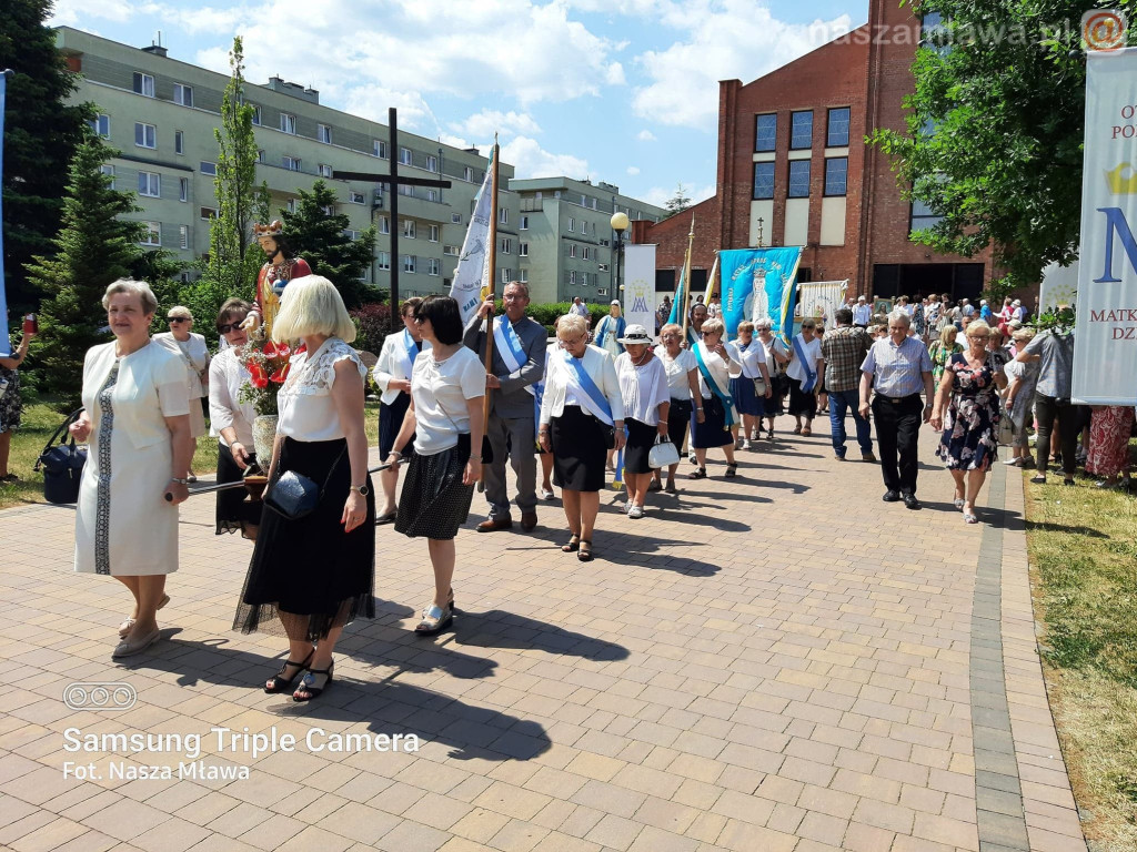 Procesje Bożego Ciała przeszły ulicami [ZDJĘCIA i Filmy]