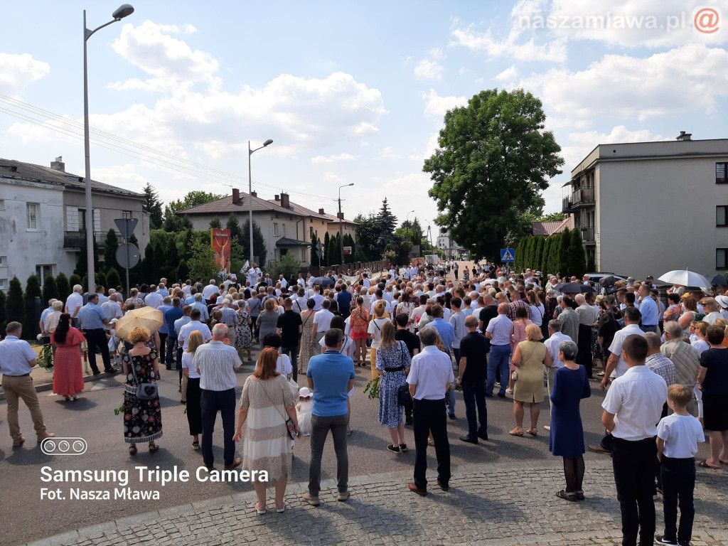 Procesje Bożego Ciała przeszły ulicami [ZDJĘCIA i Filmy]
