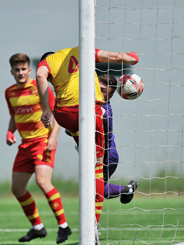 Cudna przewrotka Odillona. Kapitalna pogoń Mławianki